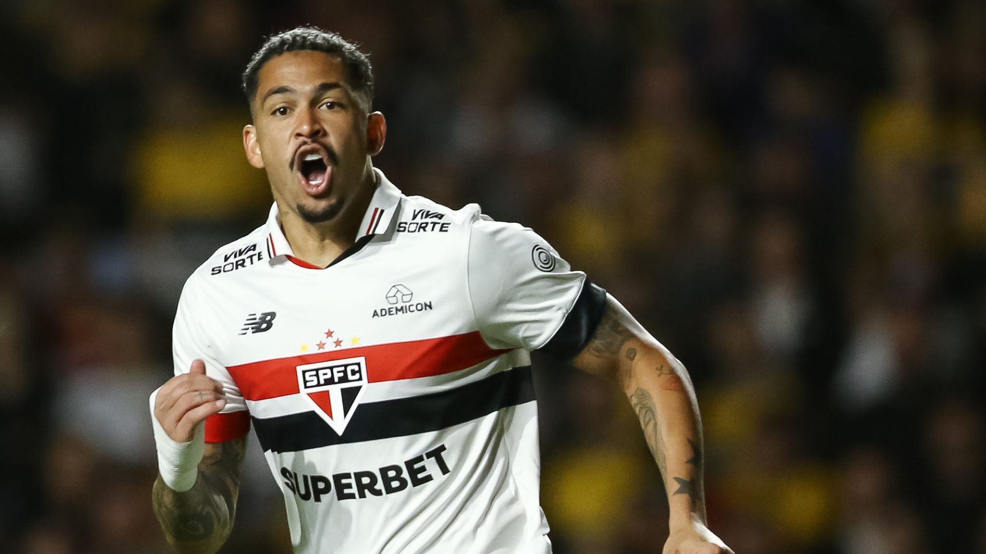 FLAMENGO 2 X 2 SÃO PAULO MESMO COM O APITO A FAVOR O FLA NÃO DORMIU NA LIDERANÇA