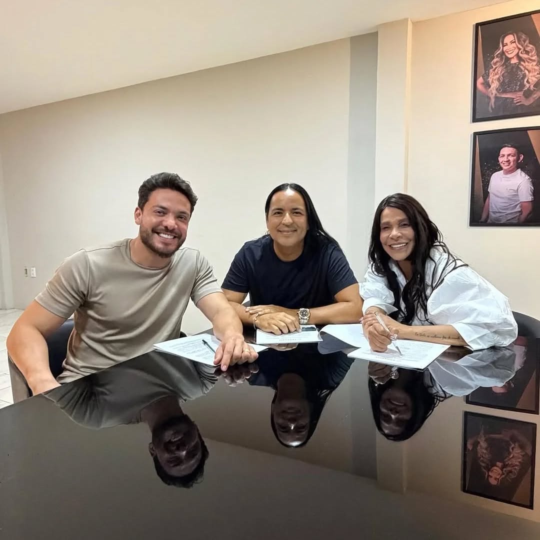 WESLEY SAFADÃO CONTRATOU  SILVANIA  AQUINO E BERG RABELO