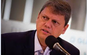 TARCISIO DE FREITAS MANDA PM QUEBRAR NO CACETE SE DISCORDAR DELE