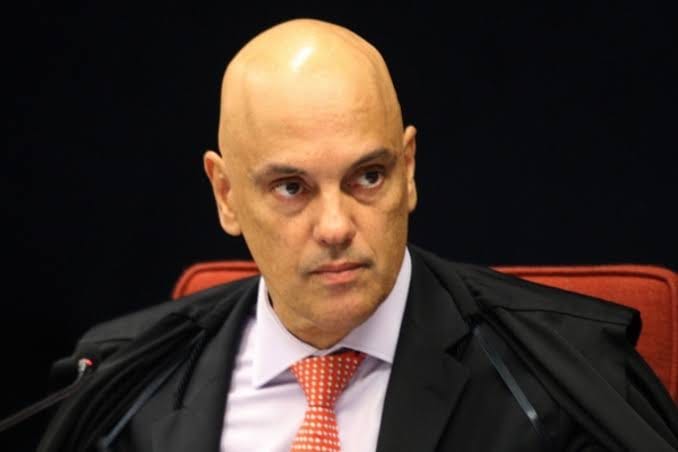 ALEXANDRE DE MORAES DECRETOU A PRISÃO DE BOLSONARO EOS COMPARÇAS POR TENTATIVA DE GOLPE DE ESTADO